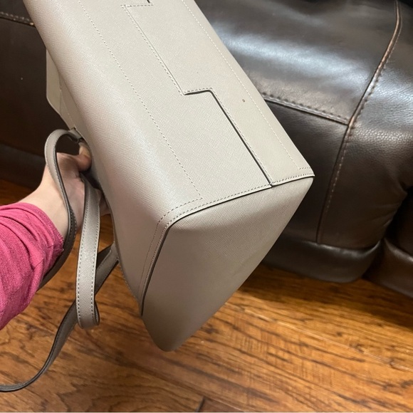 Tory Burch Robinson small tote NWOT - Picture 4 of 10